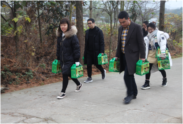 仟坤集團組織開展“以購代扶” 助力脫貧攻堅