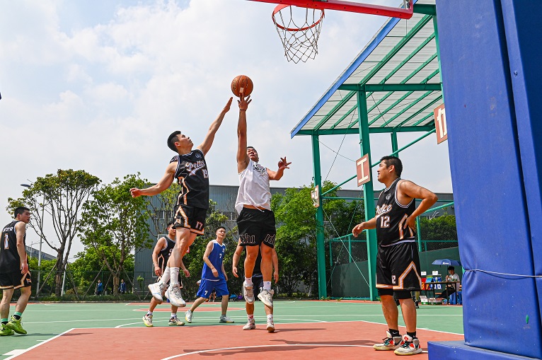 友誼之戰(zhàn)，榮耀同行！籃球盛宴共繪友誼藍圖